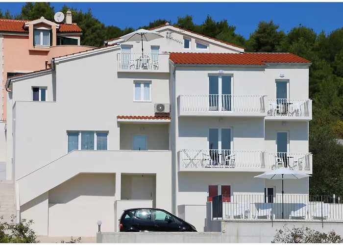 Zeljko شقة Primošten